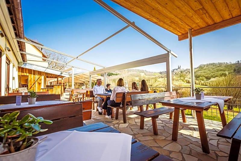 Berggasthof Banzer Wald - carbon neutral hotel in Bad Staffelstein