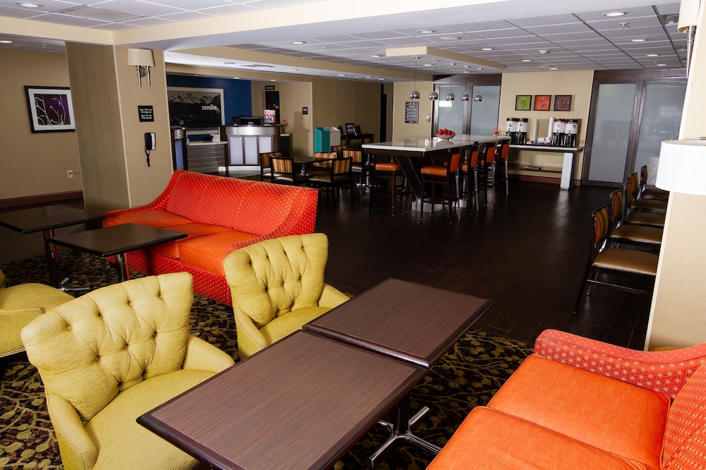 Hampton Inn Norco Corona Eastvale - photo 6