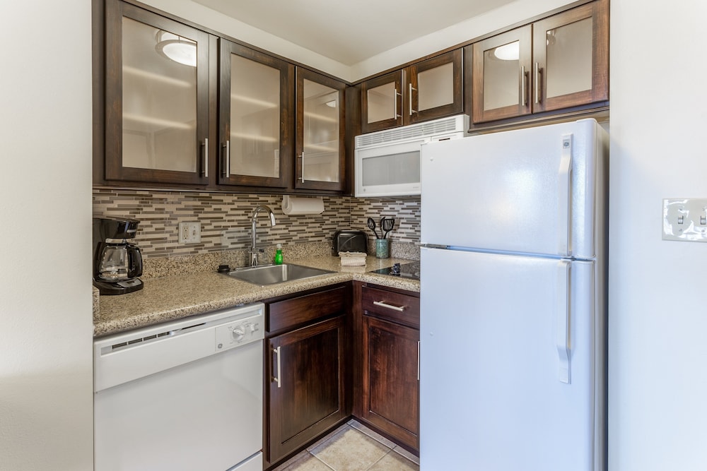 Staybridge Suites Davenport by IHG - photo 17