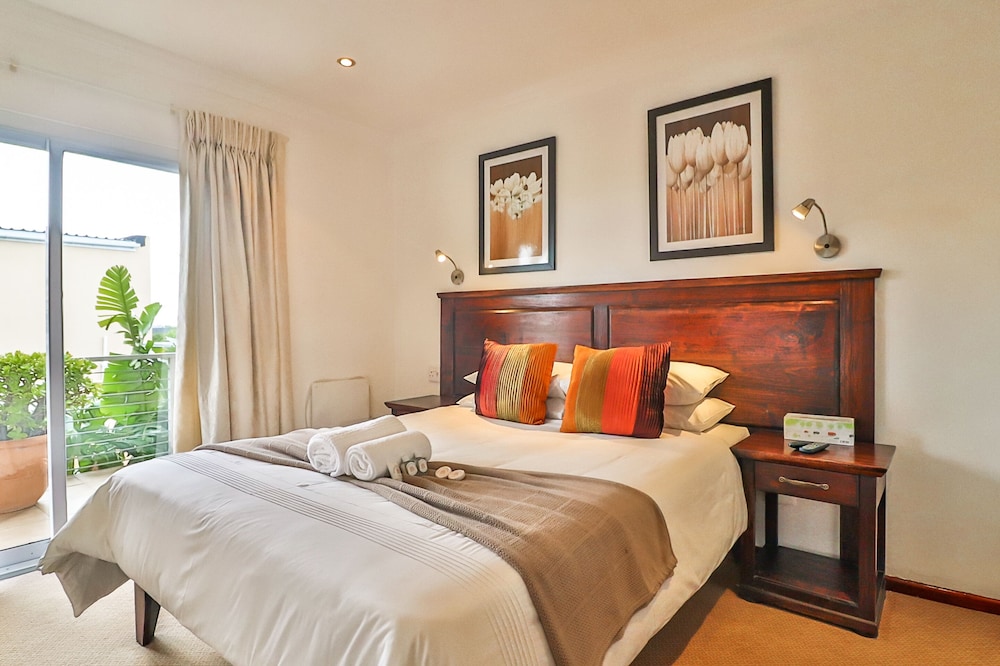 Kwantu Guesthouse 2 — 4-Star Luxury Hotel in Cape Town, South Africa