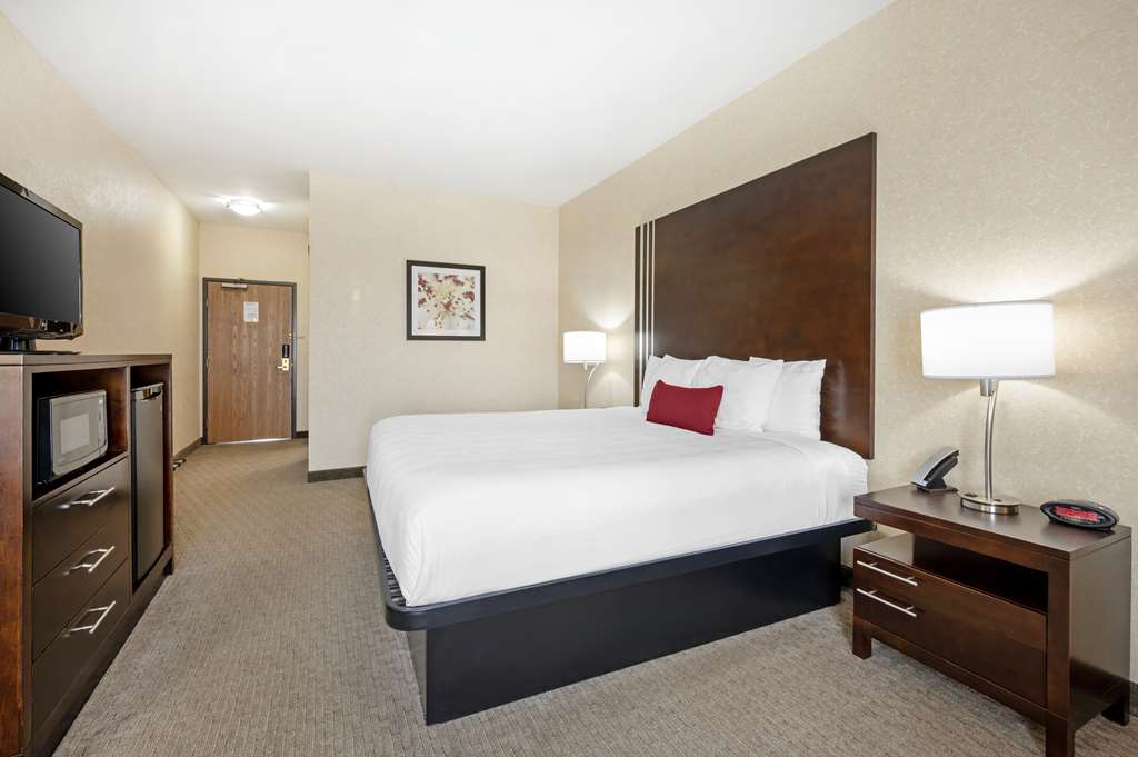 Best Western Plus Howe Inn - photo 35
