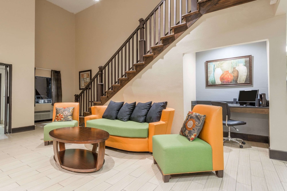 Days Inn by Wyndham Ashland - photo 3