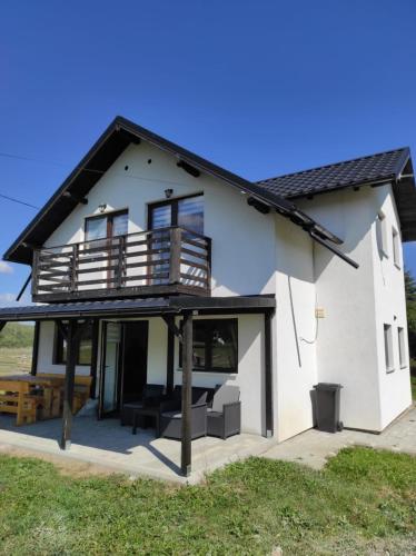 Vila Raisa — 4-Star Luxury Hotel in Neagra Sarului, Romania