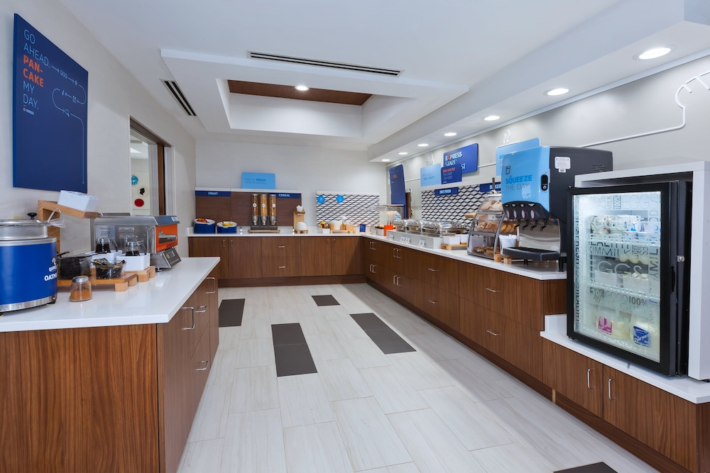Holiday Inn Express & Suites Dayton South Franklin by IHG - photo 31