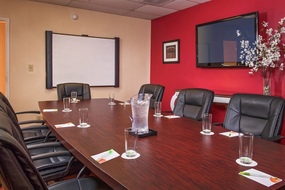 Courtyard by Marriott Hampton - photo 27