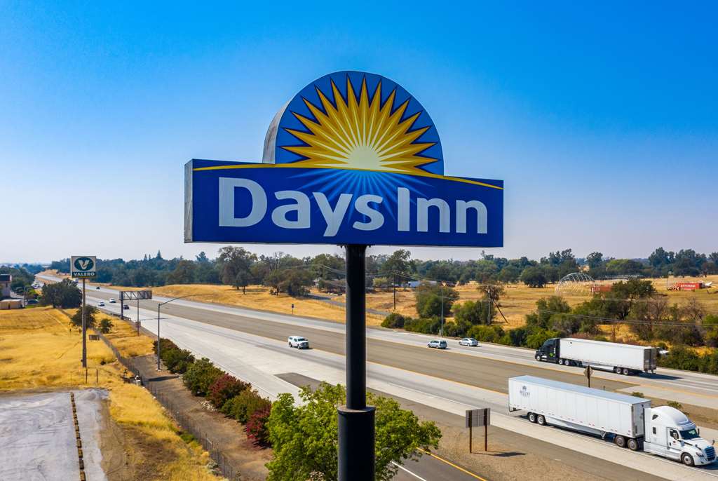 Days Inn by Wyndham Red Bluff - photo 6