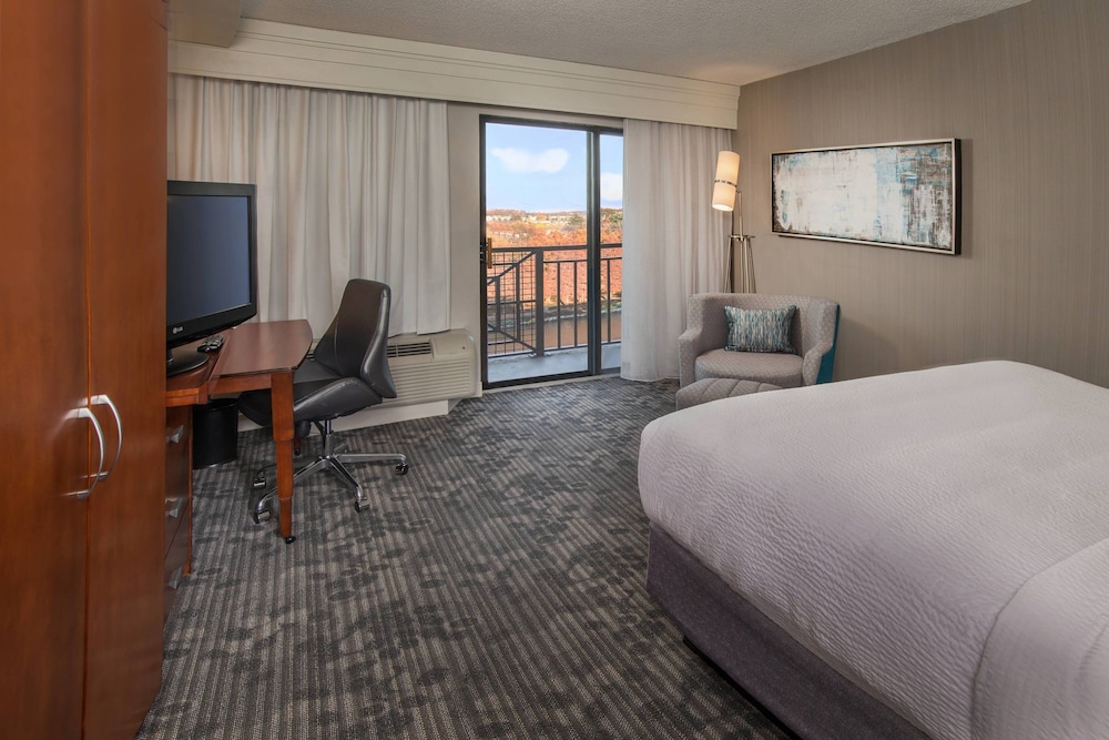 Courtyard by Marriott Gaithersburg Washingtonian Center - photo 50
