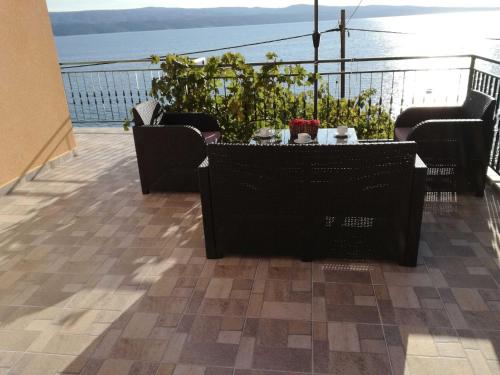 Apartment with balcony and sea view — 4-Star Luxury Hotel in Omis, Croatia