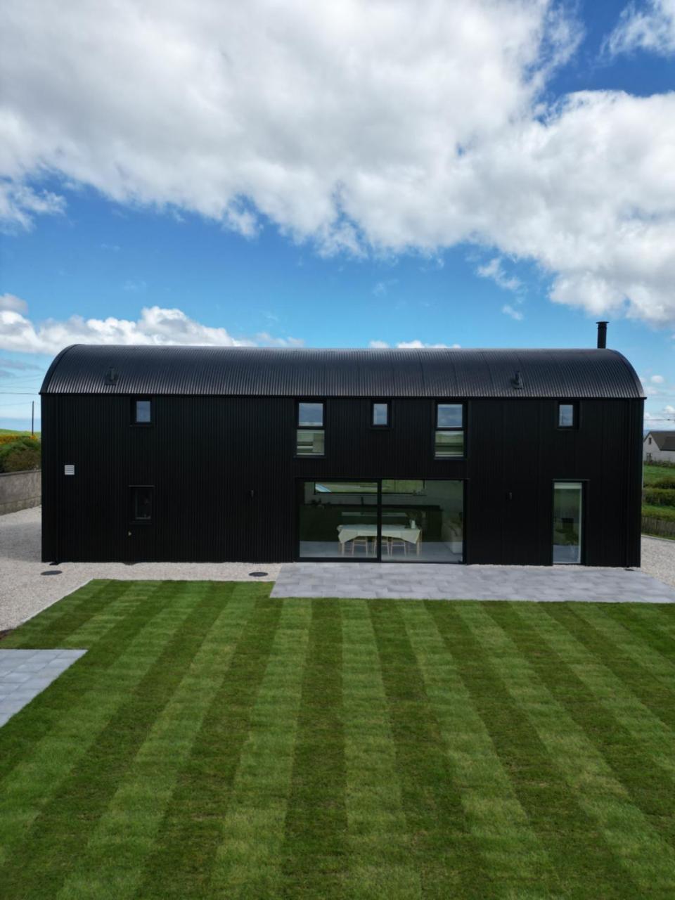 Portrush Barn - carbon neutral hotel in Coleraine