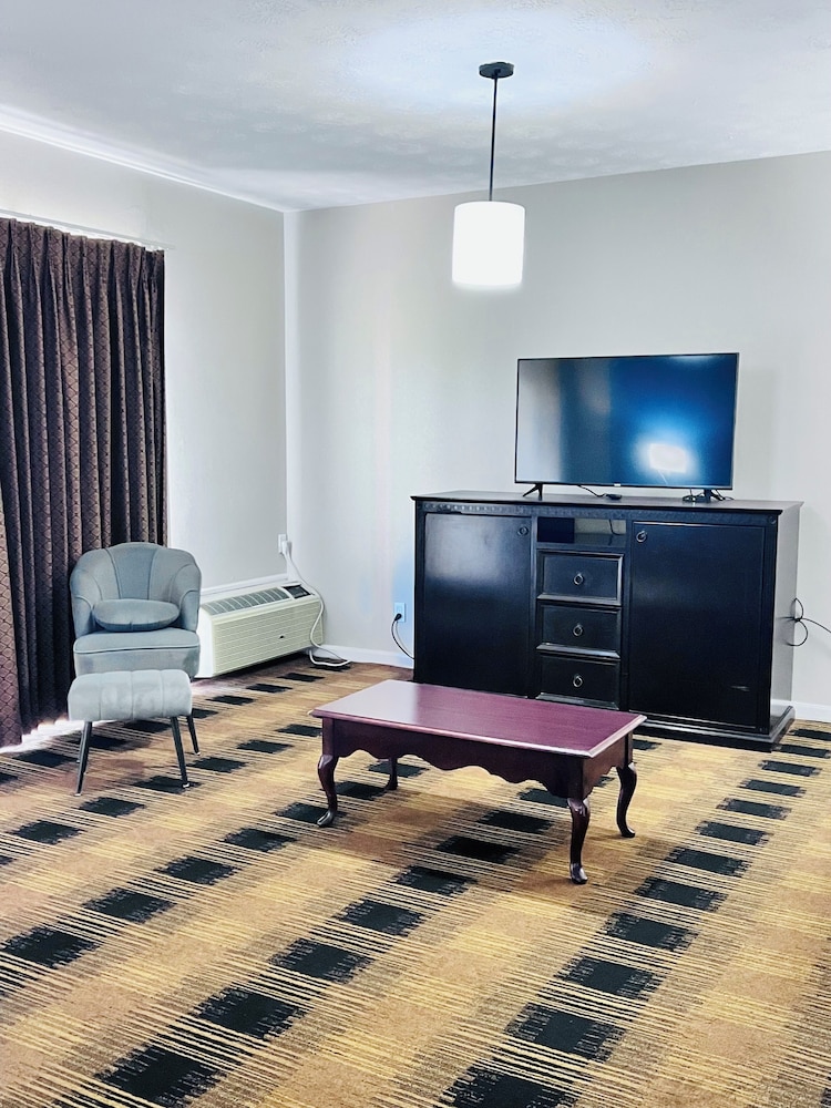 Knights Inn Dillard - photo 16
