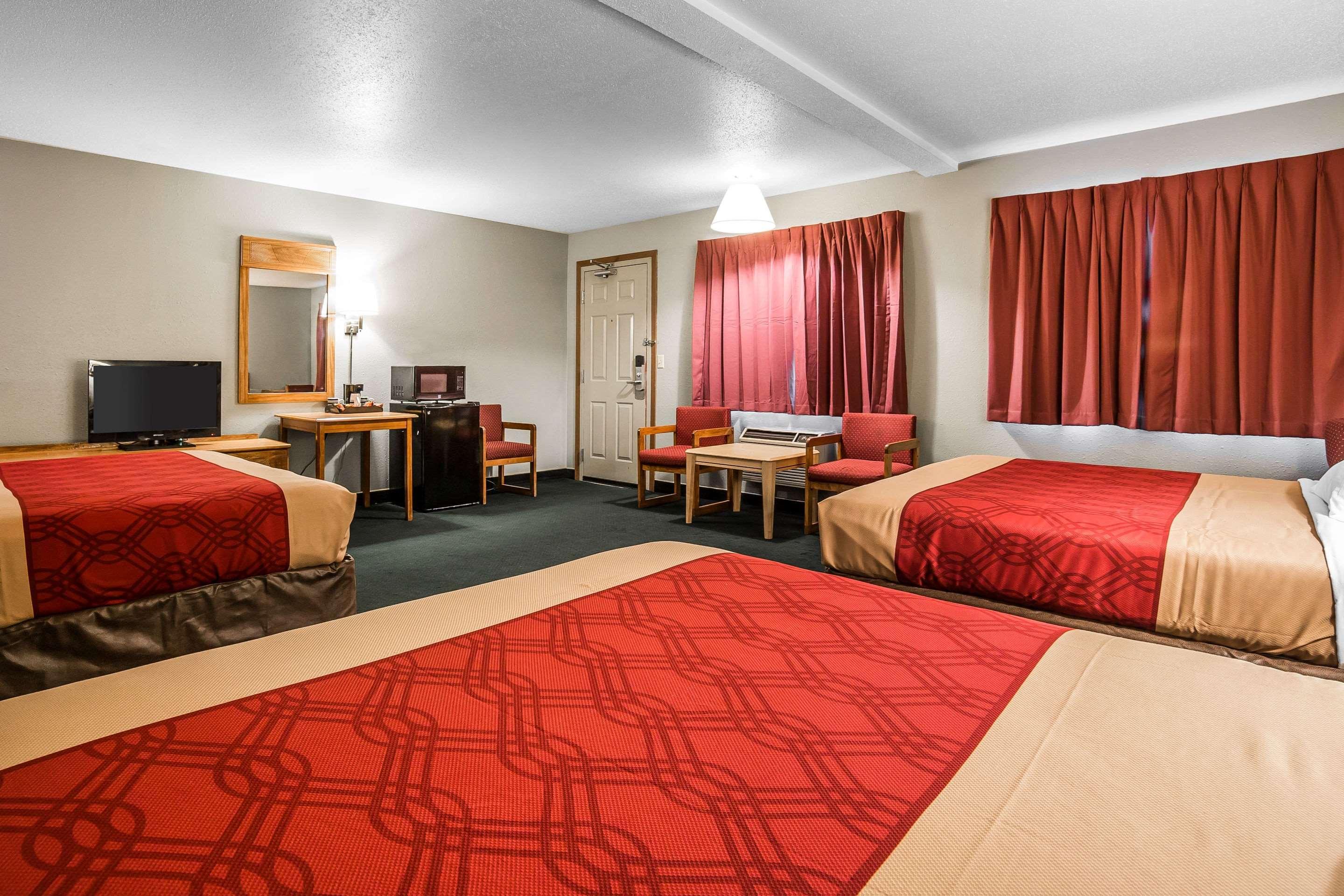 Econo Lodge Laramie WY - photo 19