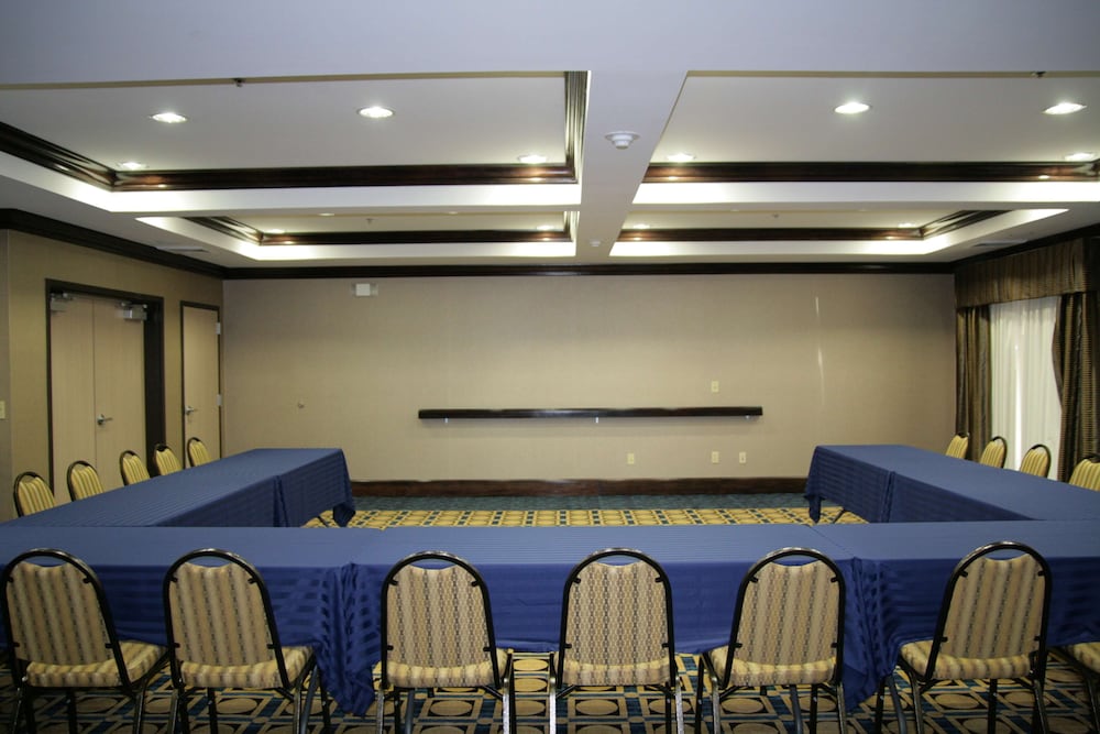 Hampton Inn Olathe - photo 45