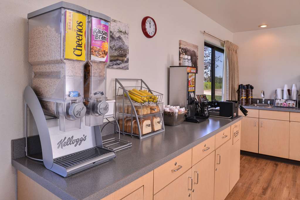 Americas Best Value Inn Missouri Valley - photo 20