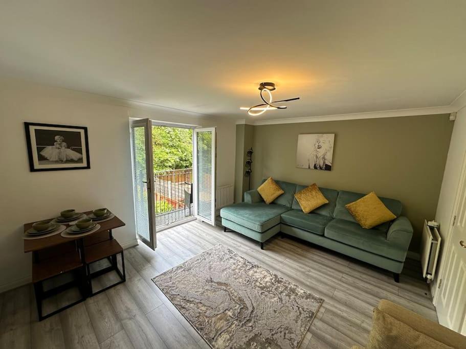 Mmc serviced accommodation 2 - carbon neutral hotel in Leigh