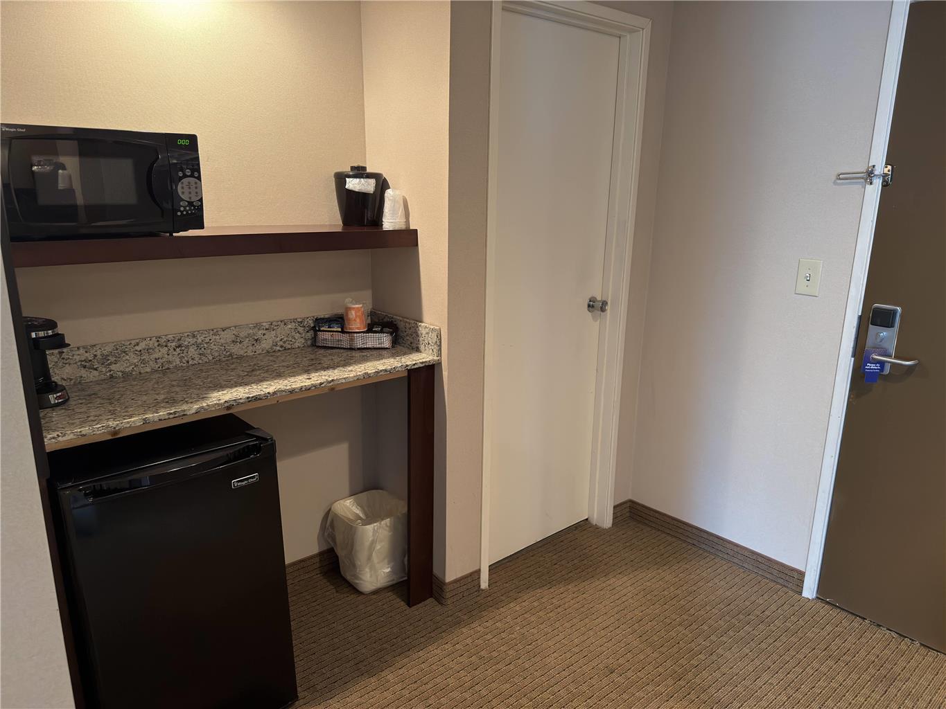 Wingate by Wyndham Utica - photo 15