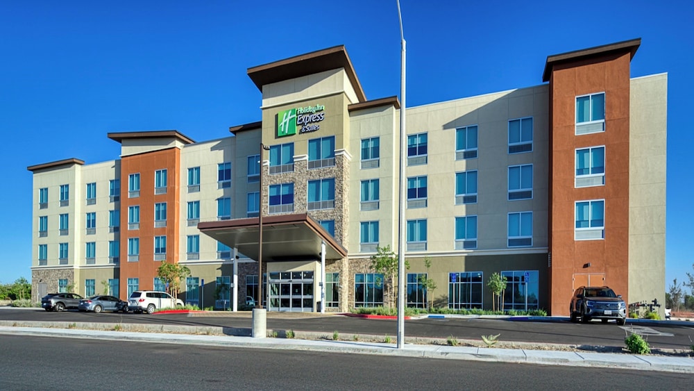 Holiday Inn Express & Suites Ridgecrest China Lake by IHG - photo 36