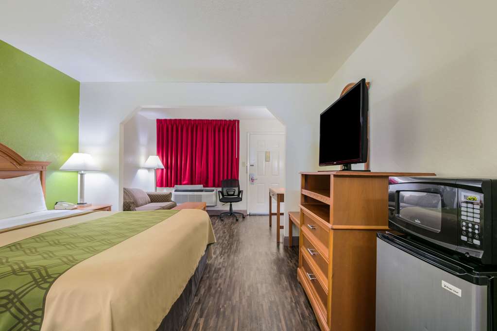 Econo Lodge & Suites Brinkley - photo 25
