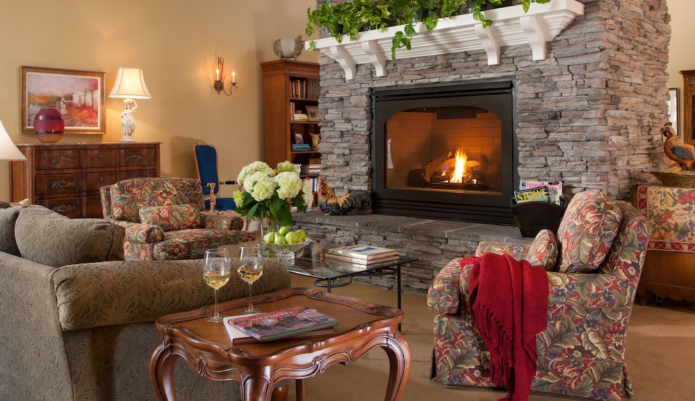 Stone Hill Inn — Stowe — photo 2