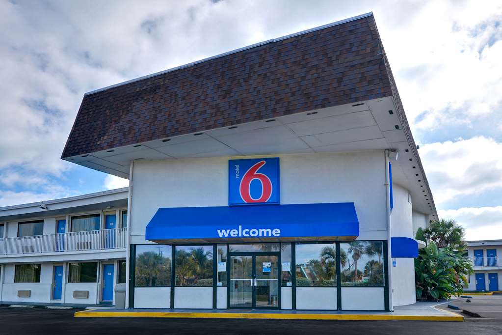 Motel 6 Cocoa Beach FL - photo 2