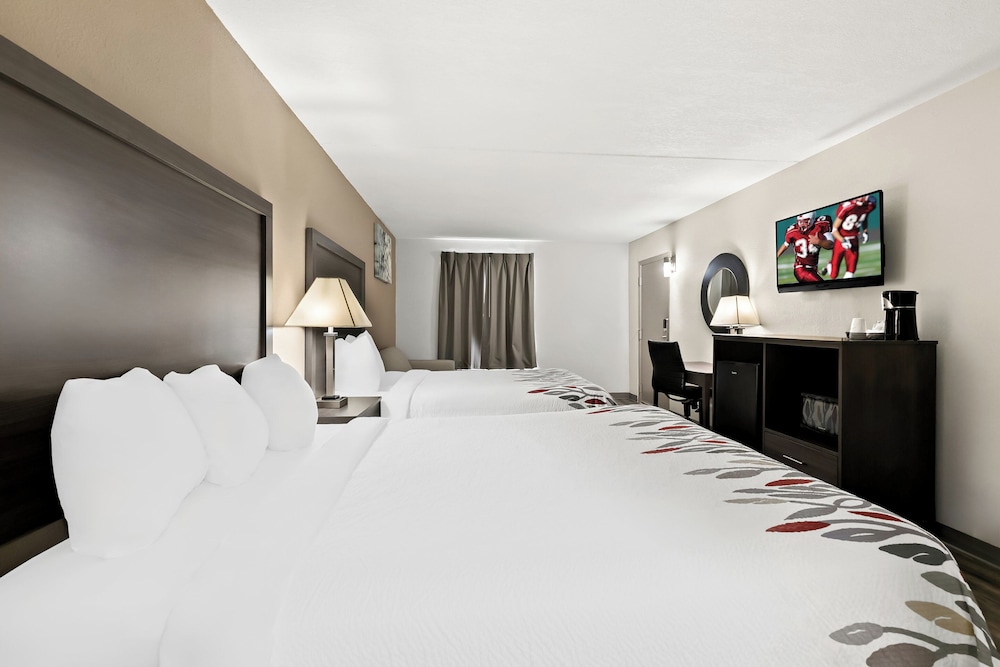 Red Roof Inn & Suites Duncan - photo 10