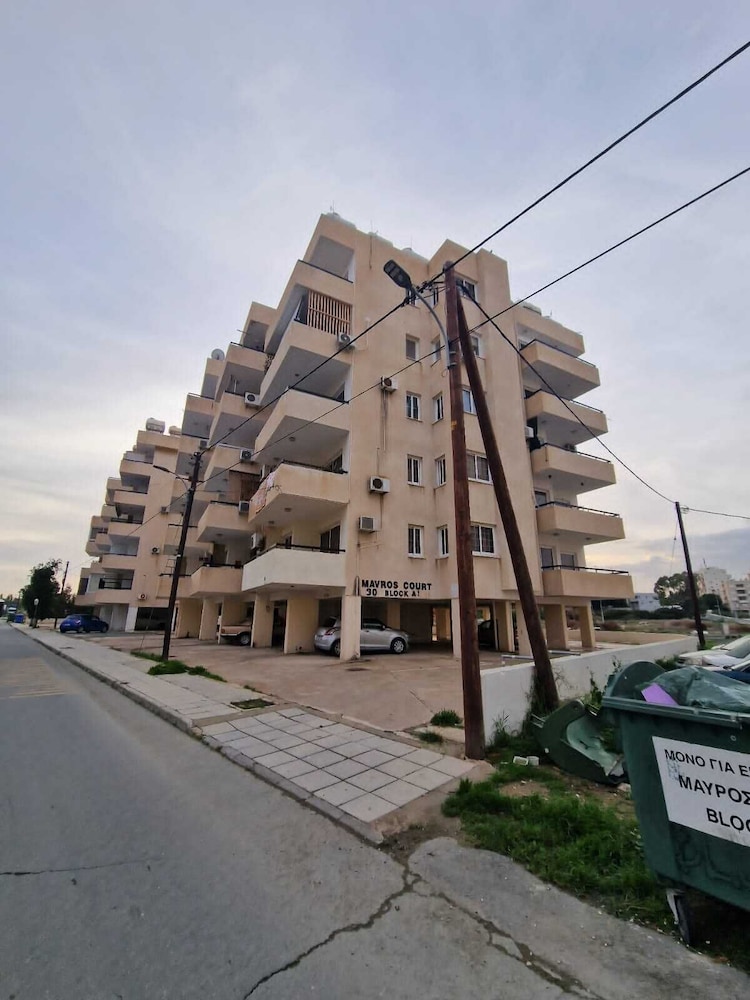 Araminta 2 Bedroom Apartment in Larnaca — 4-Star Luxury Hotel in Larnaca, Cyprus