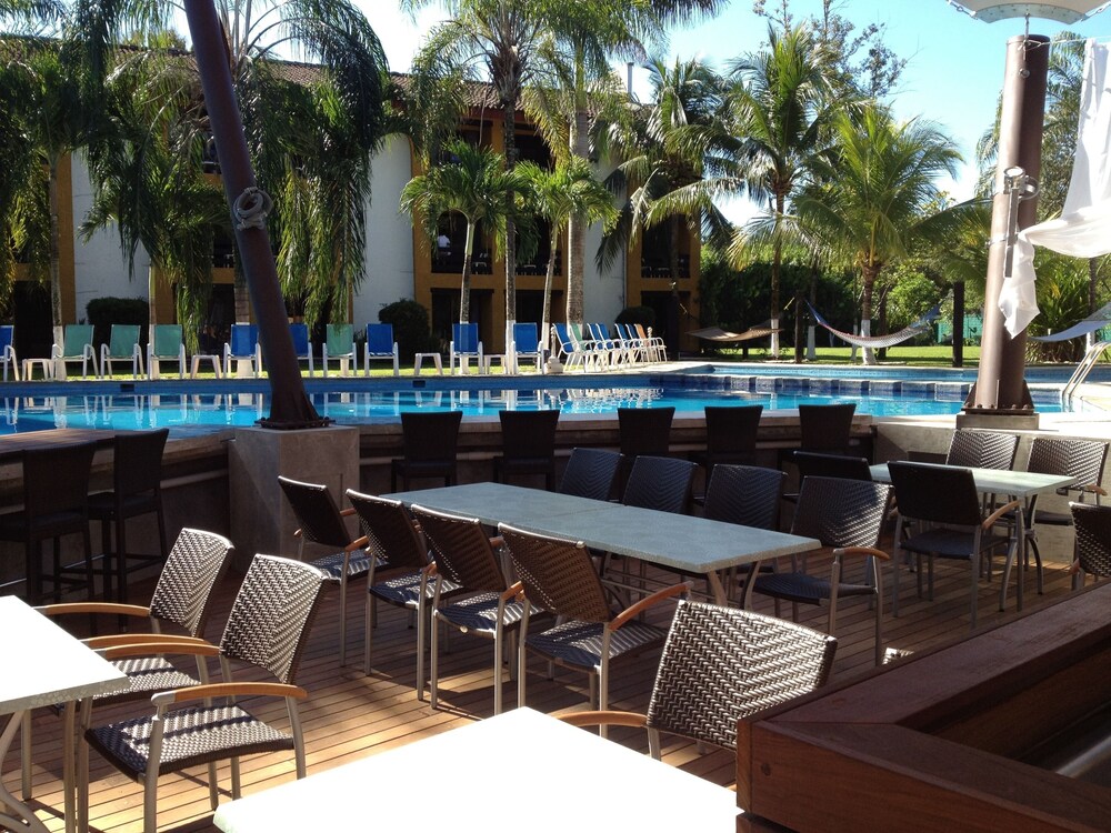 Poolside Bar