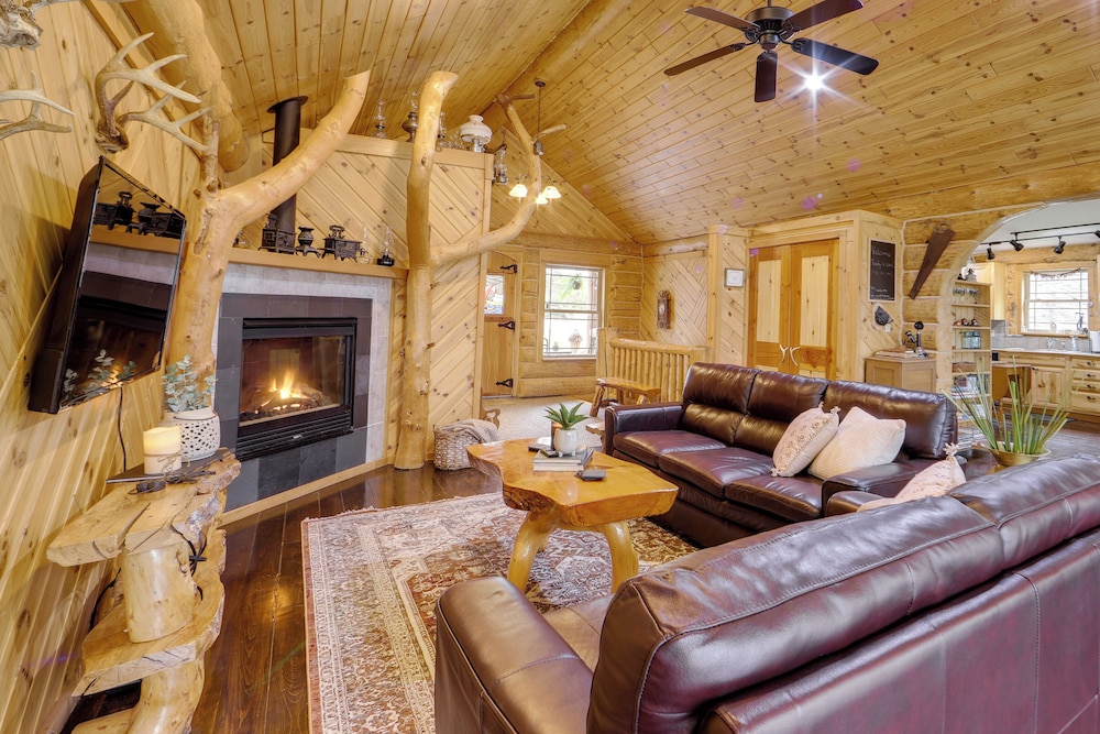 Rustic Tustin Cabin On 7 Acres With Fire Pit And Porch 12679409 — Tustin