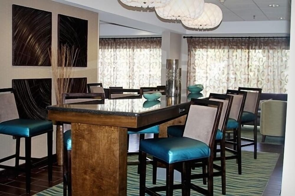 Hampton Inn Tampa Rocky Point Airport - photo 17