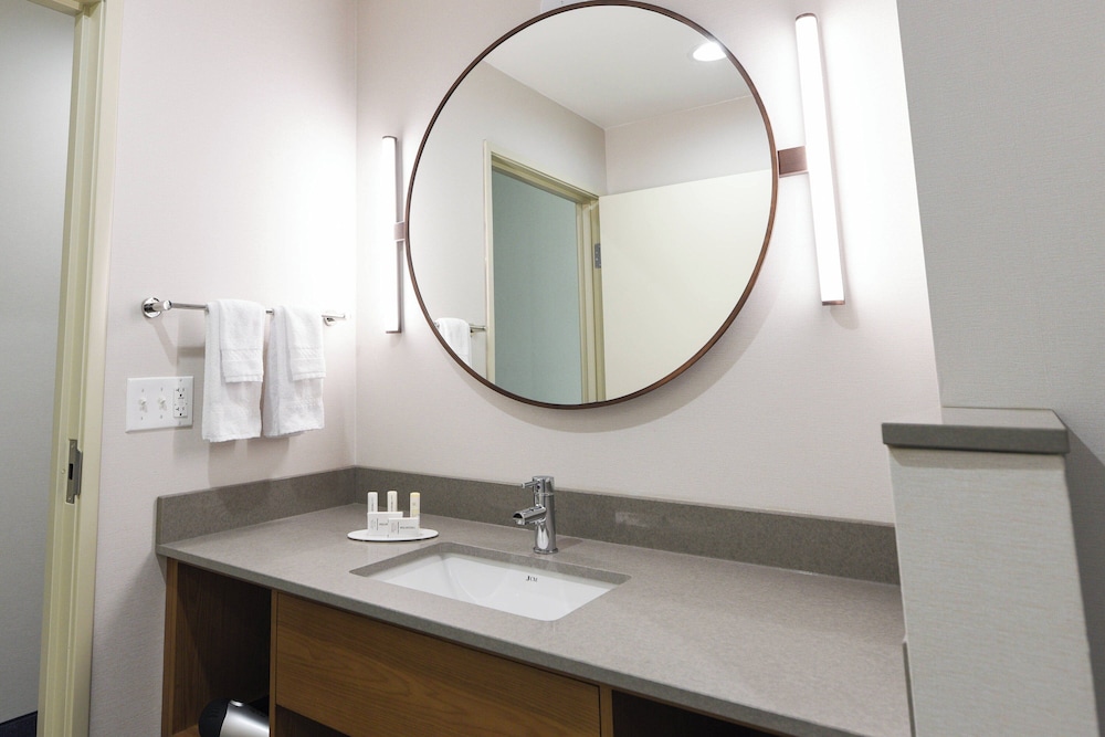 Fairfield Inn & Suites by Marriott Ontario Rancho Cucamonga - photo 25