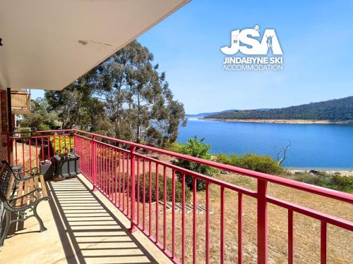 Pontis Lodge 3 — 4-Star Luxury Hotel in Jindabyne, Australia