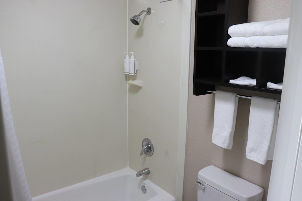 Super 8 by Wyndham Cabot - photo 6