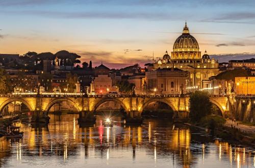 Bed & Breakfast Vacanze Romane — 4-Star Luxury Hotel in Rome, Italy