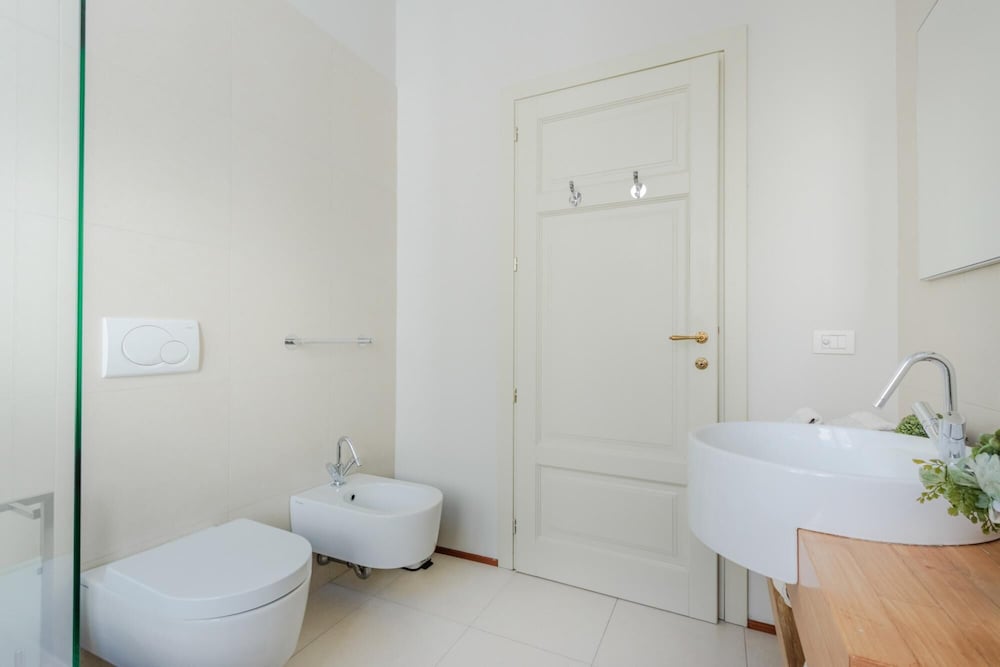 Amaretti Luxury Apartment — 4-Star Luxury Hotel in Lucca, Italy