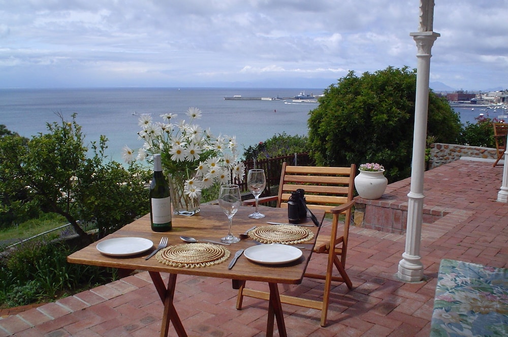 2 Cottons Cottage — 4-Star Luxury Hotel in Cape Town, South Africa