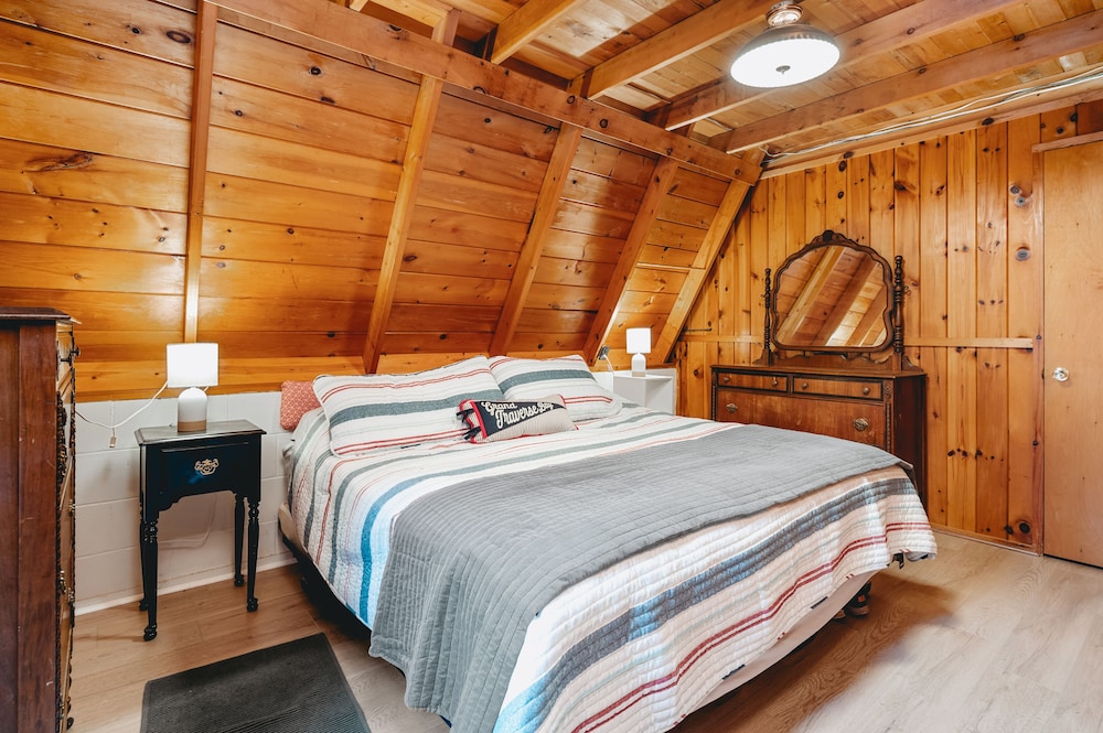 Cabana Shores 2BDR Beachfront 11962 in Williamsburg, United States