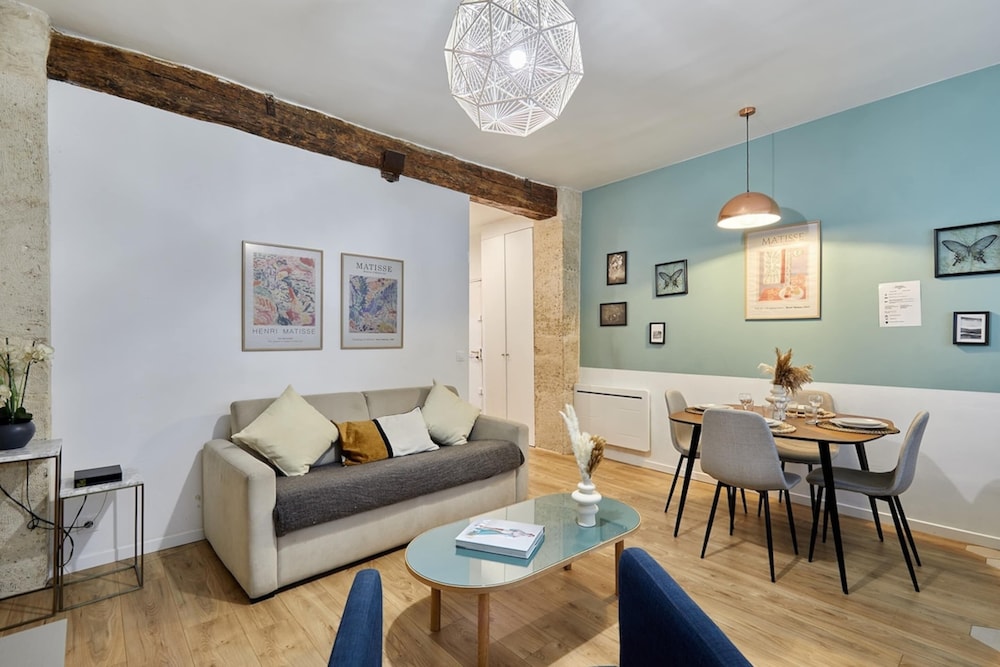 Apartment Eiffel Tower Invalides - carbon neutral hotel in Paris