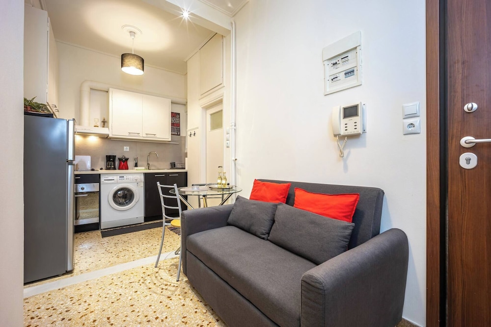 Acropolis 5 Hills 1st FLR Aprt — 4-Star Luxury Hotel in Athens, Greece