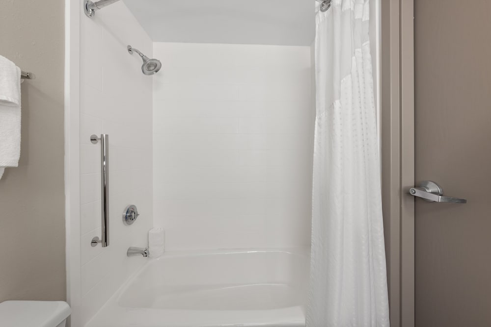 Holiday Inn Express Hotel & Suites Danbury I 84 by IHG - photo 33