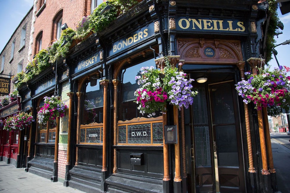 O'Neills Victorian Pub & Townhouse — 4-Star Luxury Hotel in Dublin, Republic of Ireland