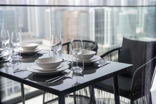 Canal front apartment with Burj Khalifa view by Suiteable — 4-Star Luxury Hotel in Dubai, United Arab Emirates