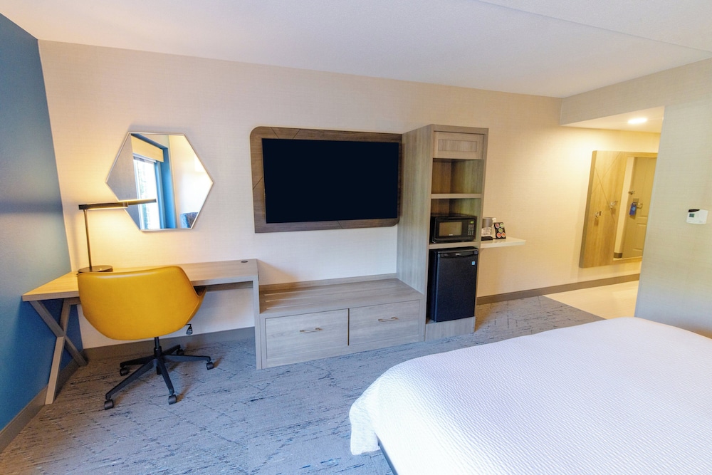 Holiday Inn Express Hotel of Neptune by IHG - photo 46