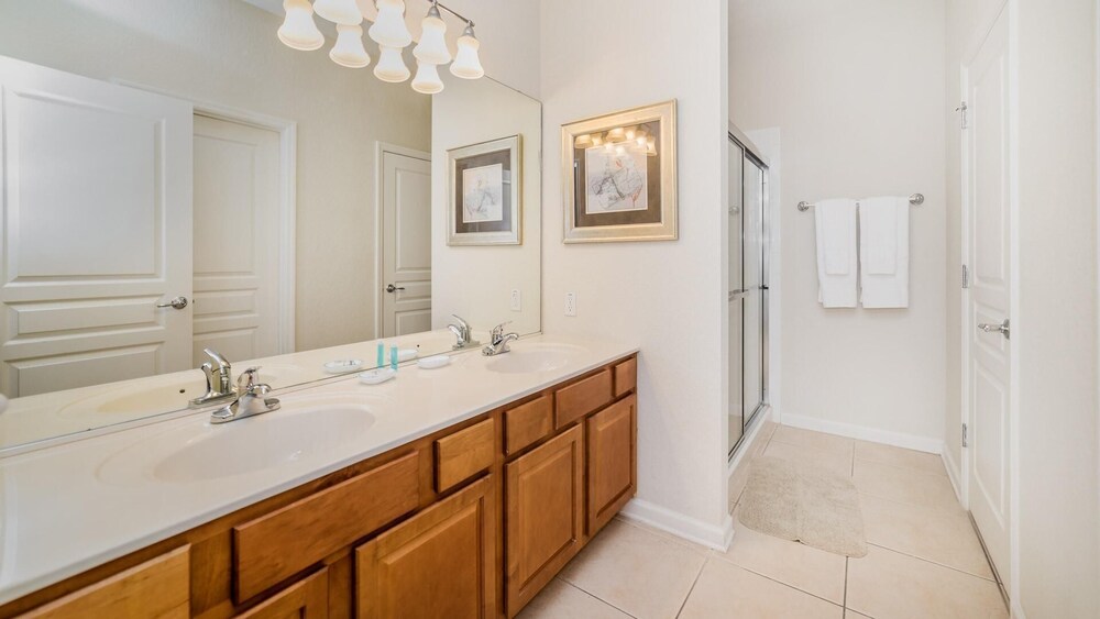 Gorgeous 5 Bedroom Pool Home in Windsor Hills Resort Kissimmee - photo 23