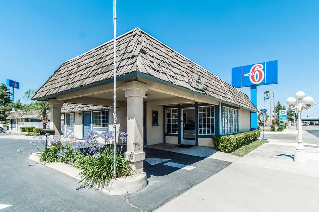 Motel 6 Kingsburg CA - featured photo