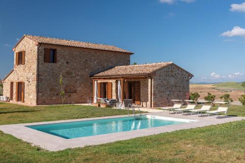 High Quality Villa with Private Pool San Giuseppe Maestrale — 4-Star Luxury Hotel in Montecatini Val Di Cecina, Italy