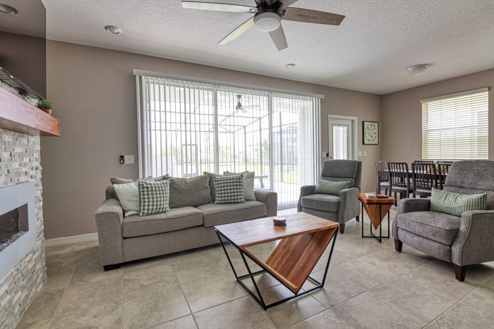Daniel's Townhome Getaway At Windsor Island Resort 5 Bedroom Townhouse by Redawning Davenport - photo 25