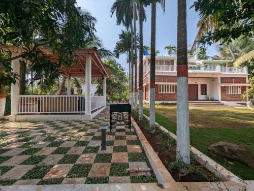 Sundeck Villa — 4-Star Luxury Hotel in Revadanda, India