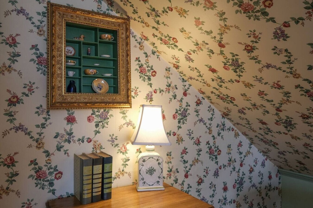 Open Hearth Inn - photo 11