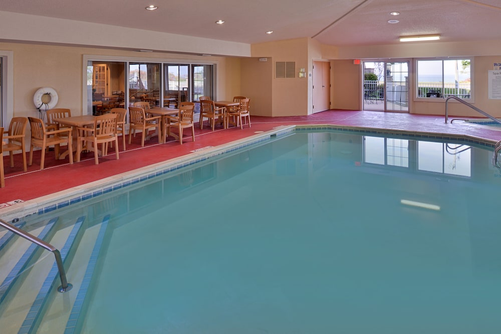 Holiday Inn Express & Suites St Joseph by IHG - photo 55