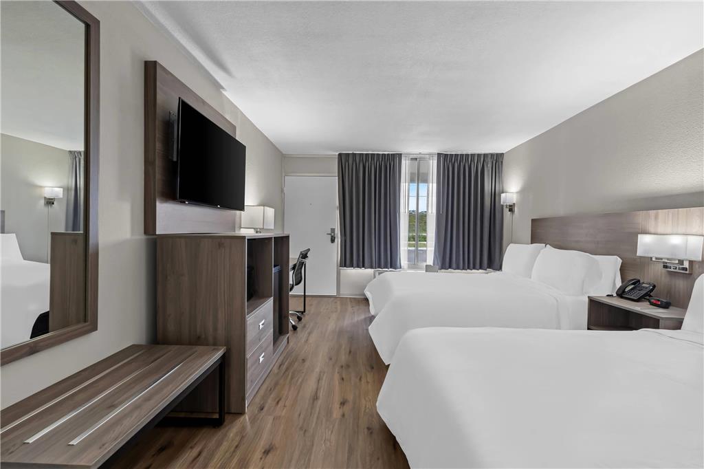 Golden Palms Inn & Suites - photo 18