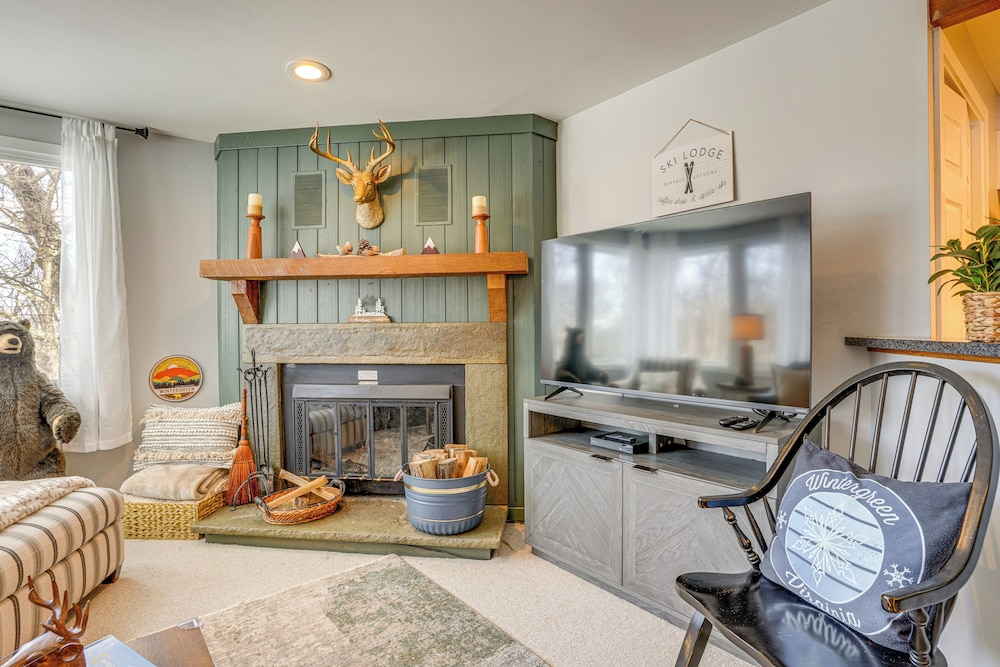 Wintergreen Resort Condo: Deck & Golf Course Views - photo 7